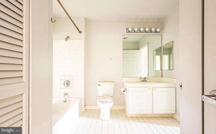 PIERSIDE AT HARBORVIEW - Residential Lease
