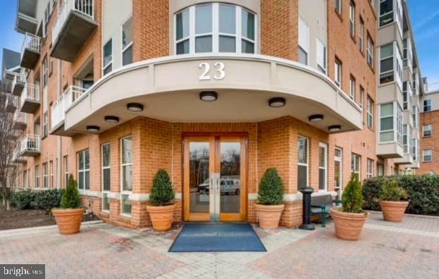PIERSIDE AT HARBORVIEW - Residential Lease