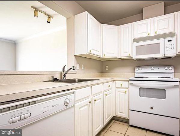 PIERSIDE AT HARBORVIEW - Residential Lease