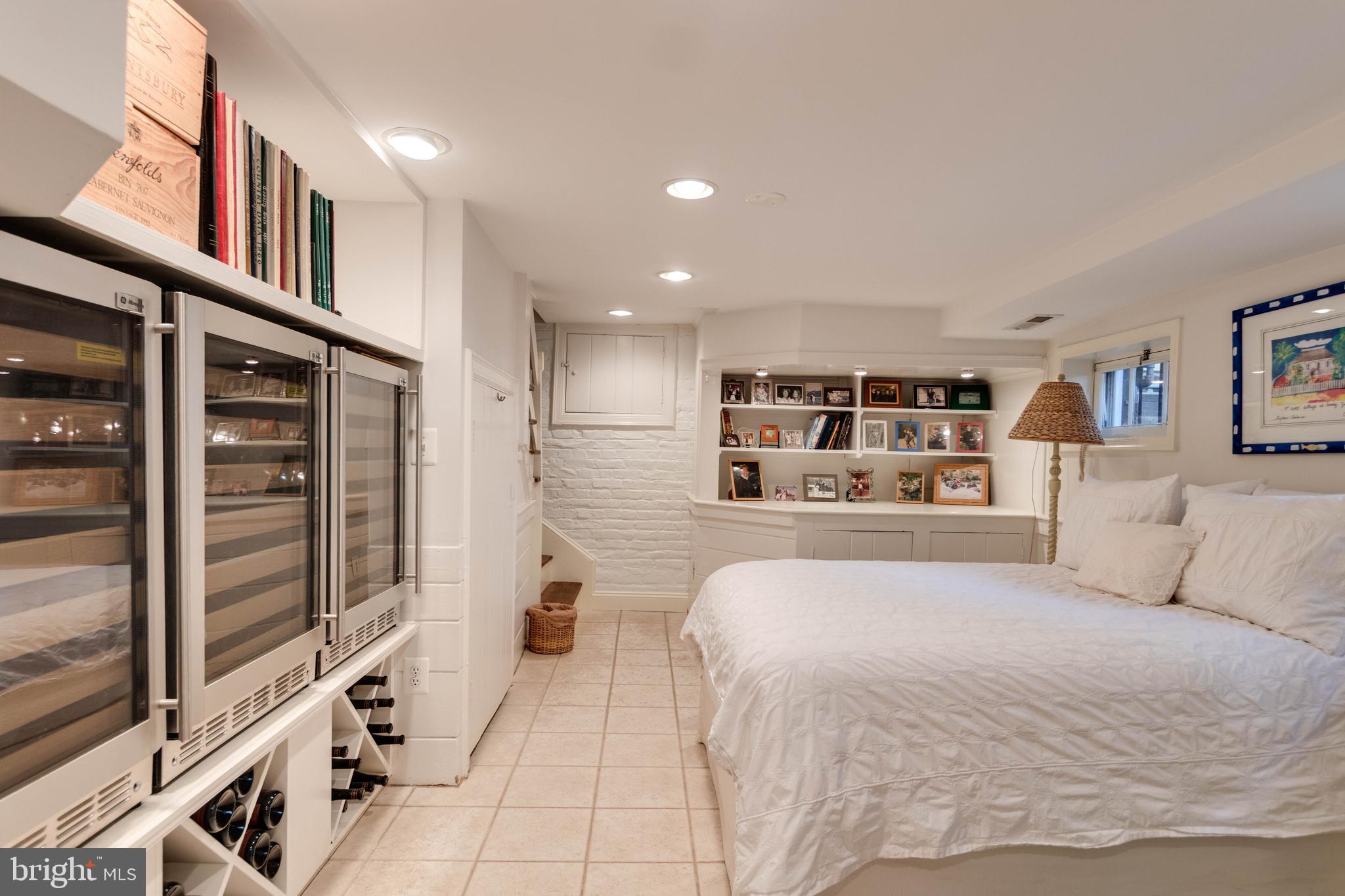 OLD TOWN ALEXANDRIA - Residential