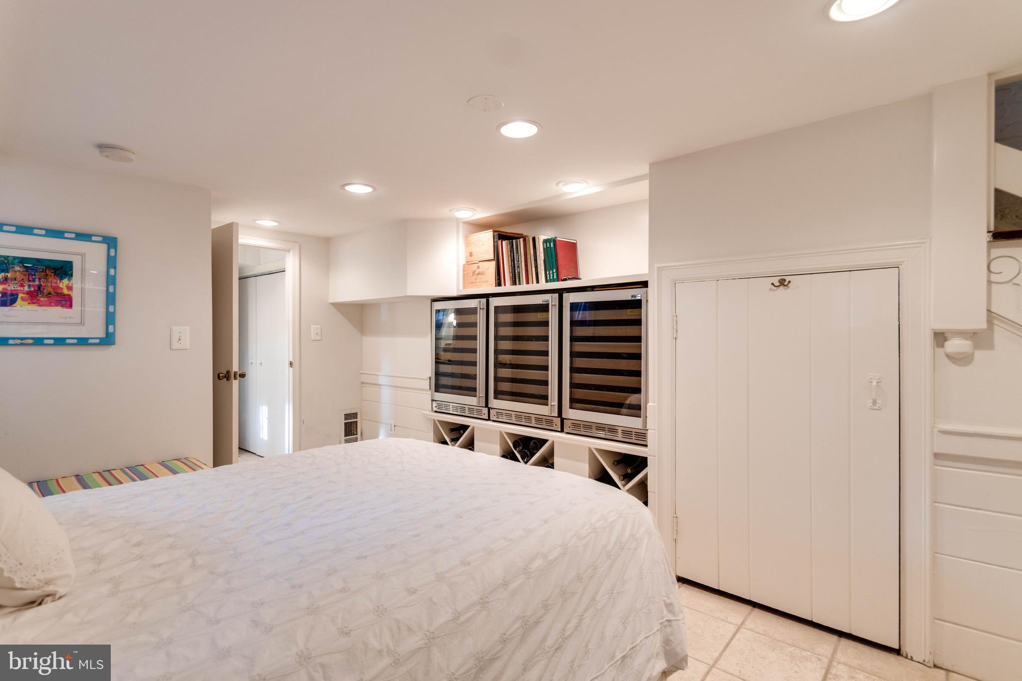 OLD TOWN ALEXANDRIA - Residential