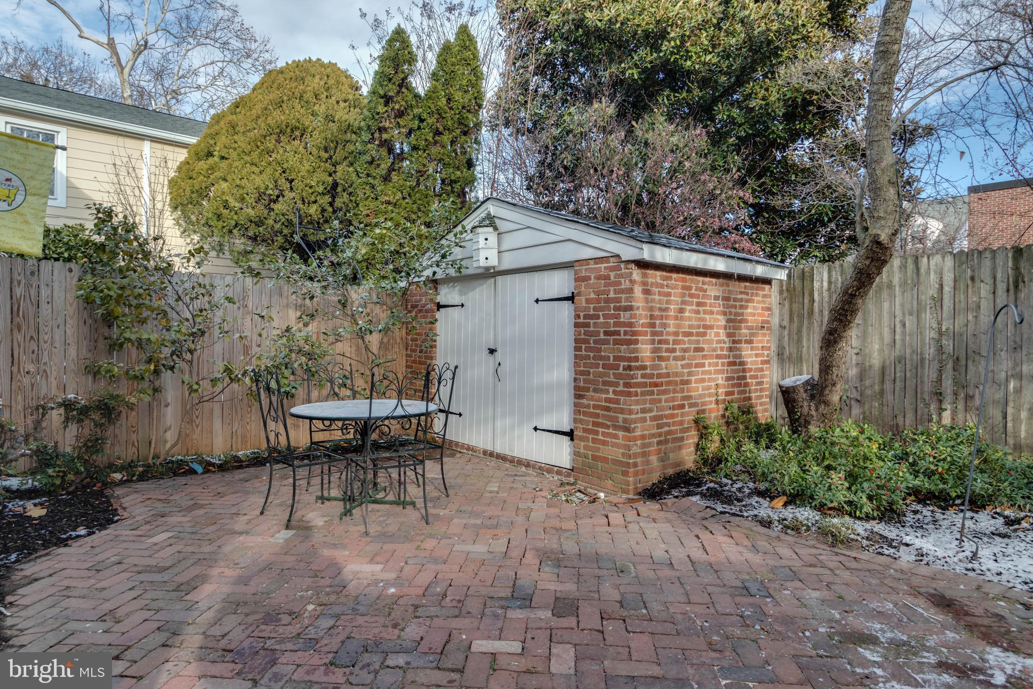 OLD TOWN ALEXANDRIA - Residential