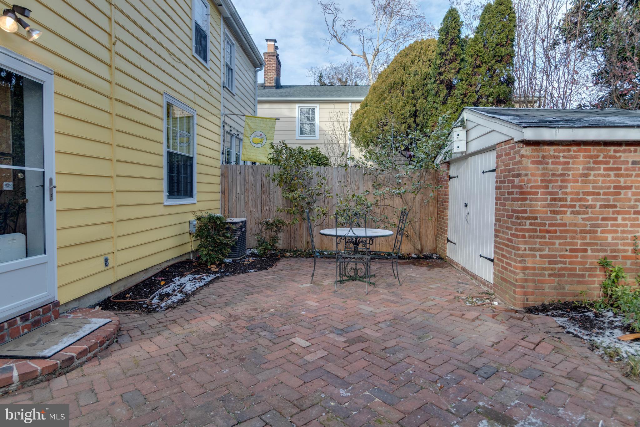 OLD TOWN ALEXANDRIA - Residential