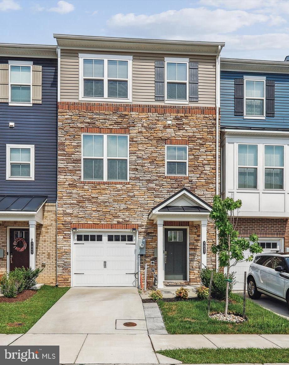 7047 FOX GLOVE LANE