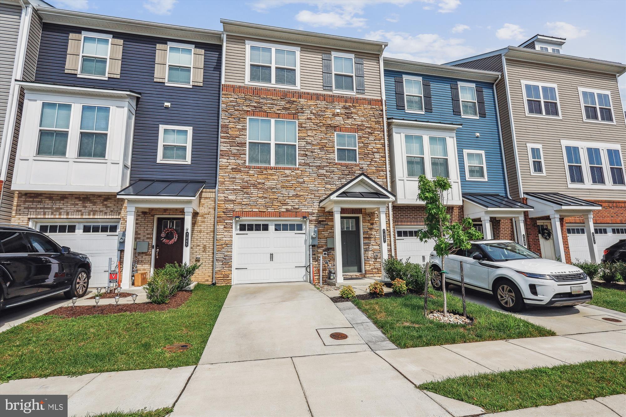 7047 FOX GLOVE LANE