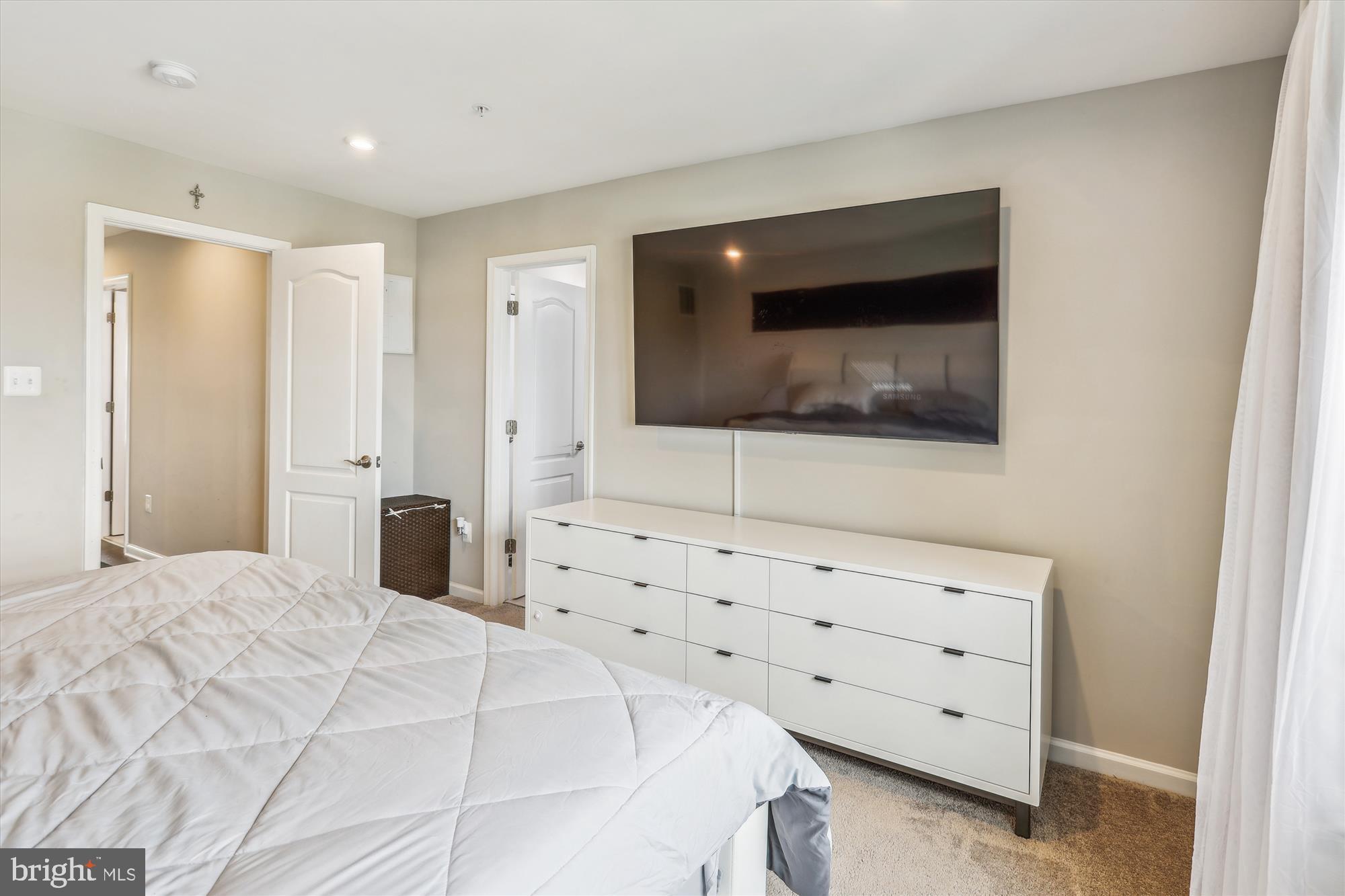 THE RIDGES - Residential