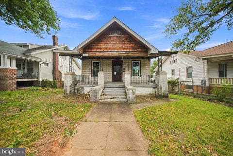 Photo of 1007 Evarts Street NE, WASHINGTON, DC 20018 (MLS # DCDC2281362)