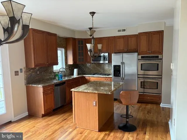 Philadelphia, Pennsylvania 19145, United States, 3 Bedrooms Bedrooms, ,3 BathroomsBathrooms,Residential,Active,201933