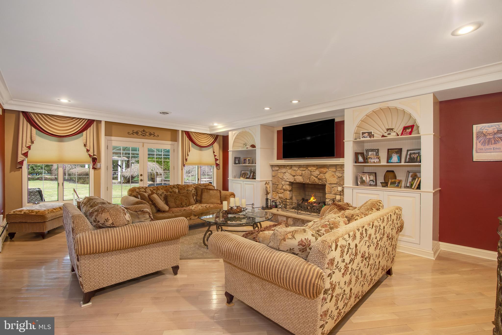 HUNTINGDON VALLEY - Residential