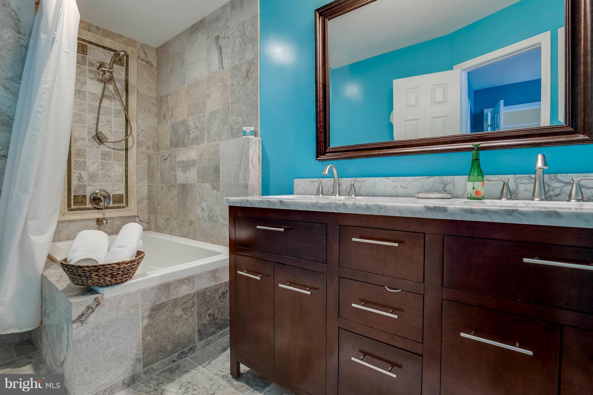 WOODSTONE - Residential