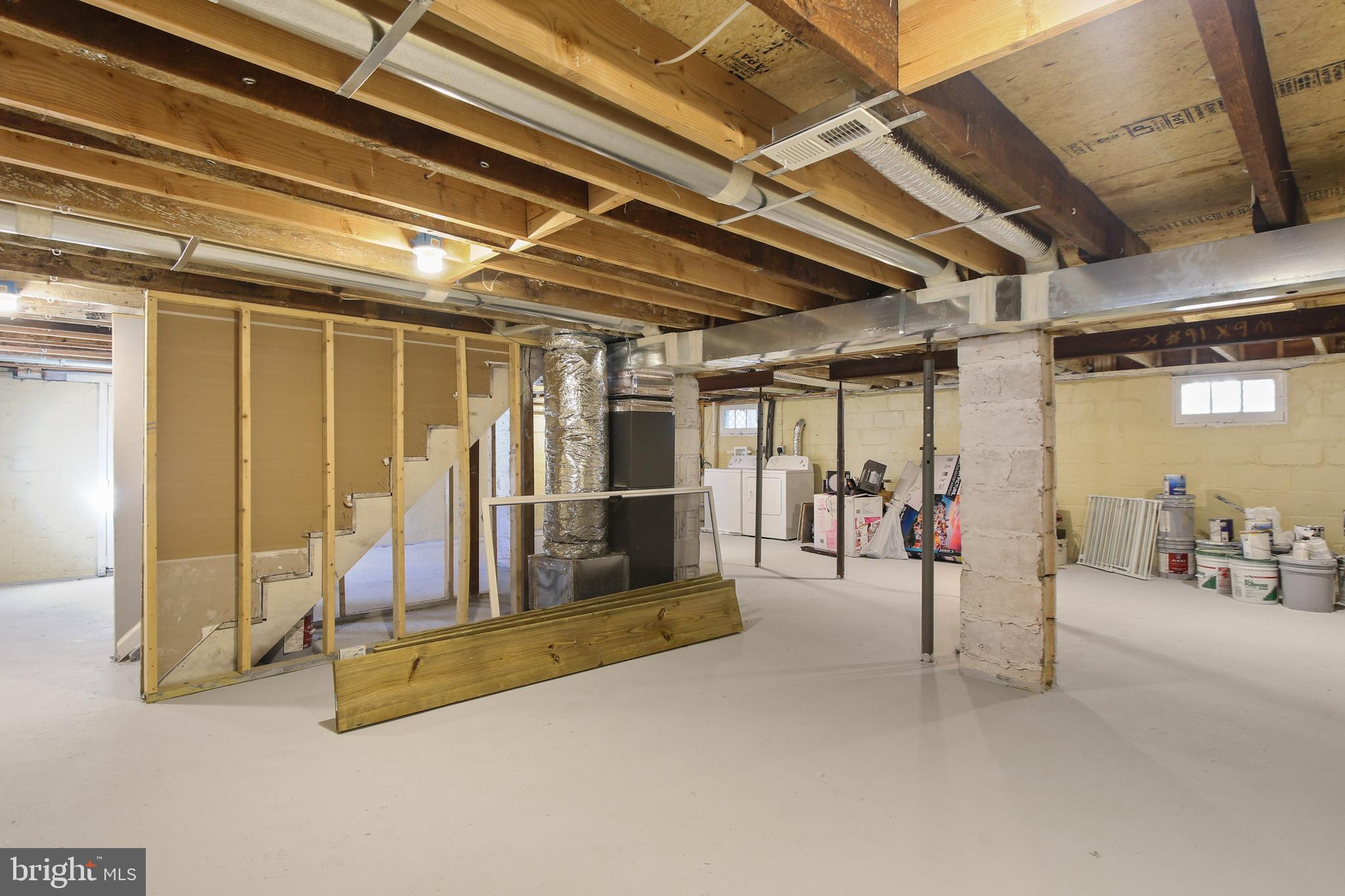 CROMWELL MANOR - Residential Lease