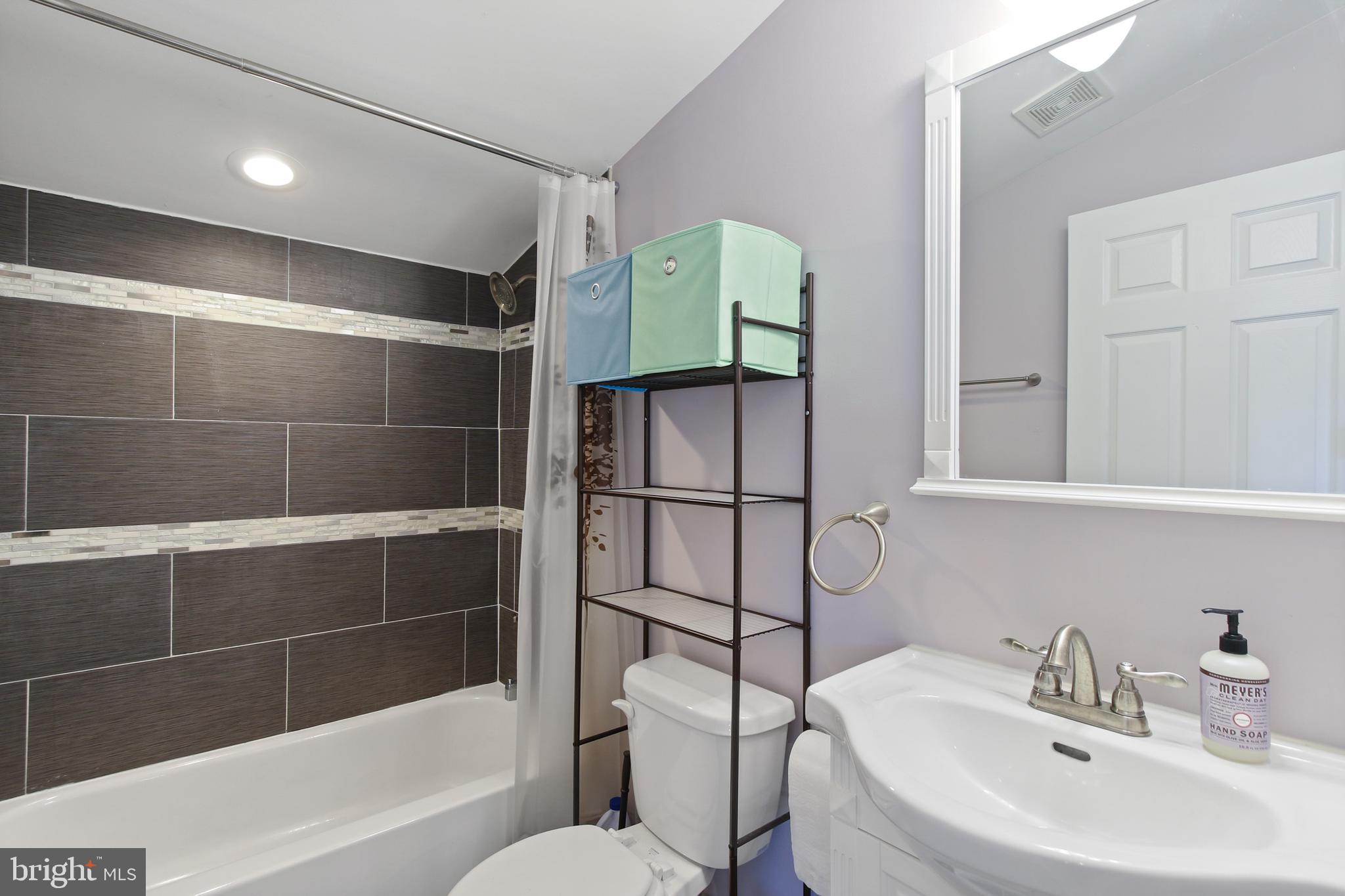 CROMWELL MANOR - Residential Lease