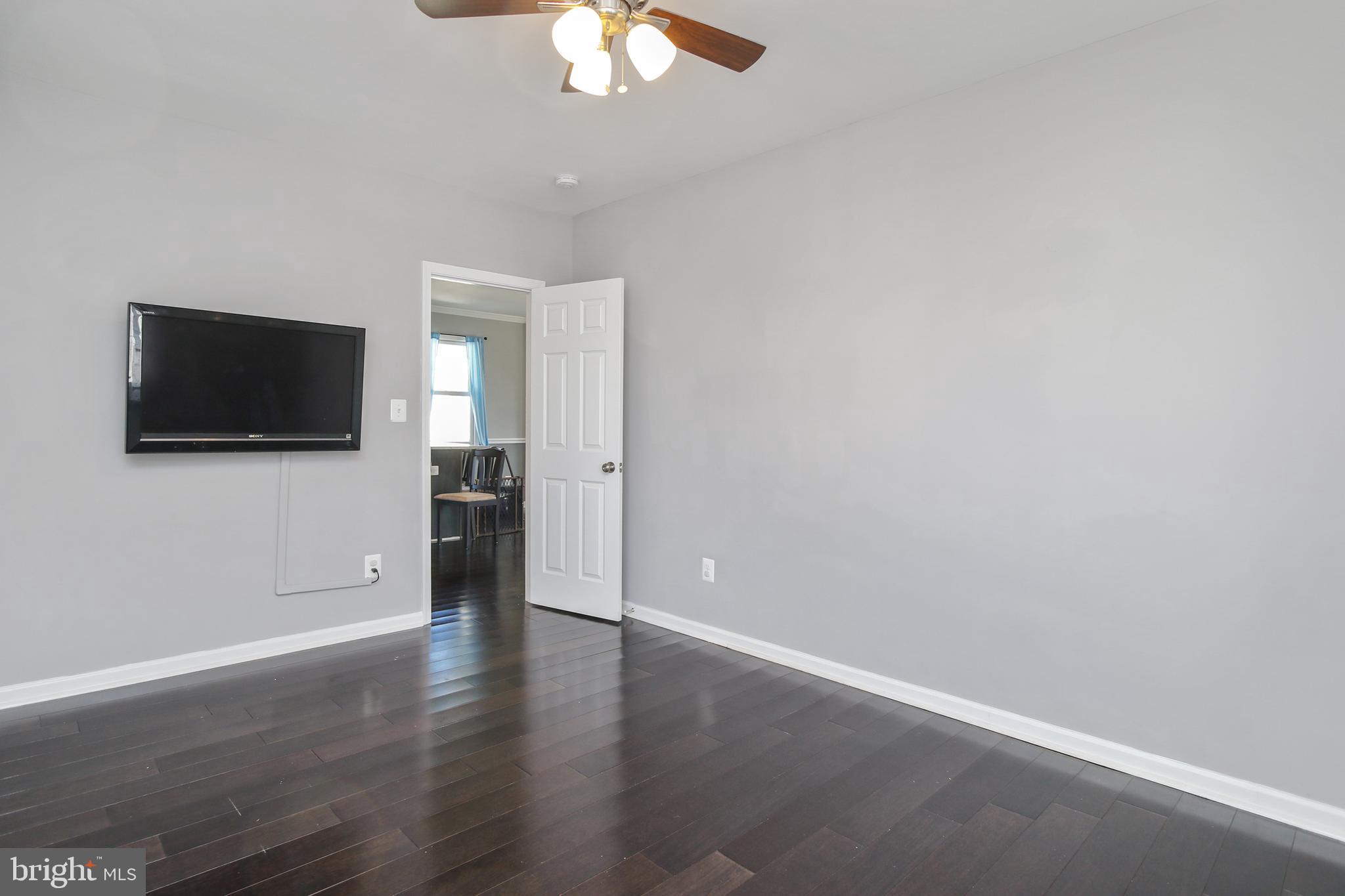 CROMWELL MANOR - Residential Lease