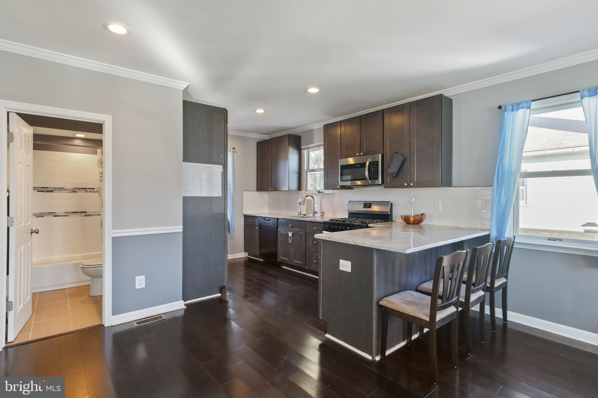 CROMWELL MANOR - Residential Lease