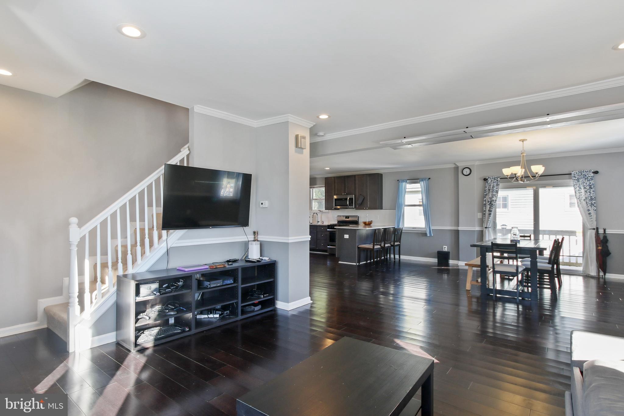 CROMWELL MANOR - Residential Lease