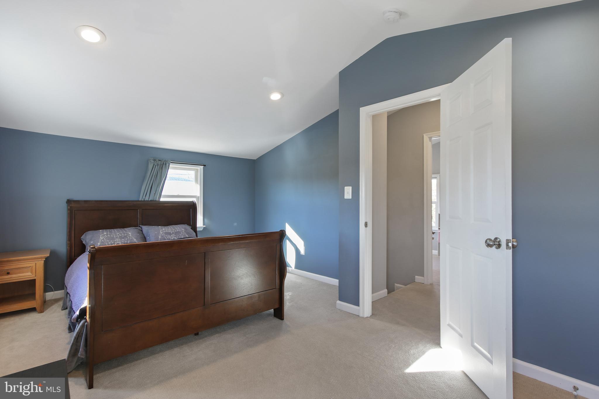 CROMWELL MANOR - Residential Lease