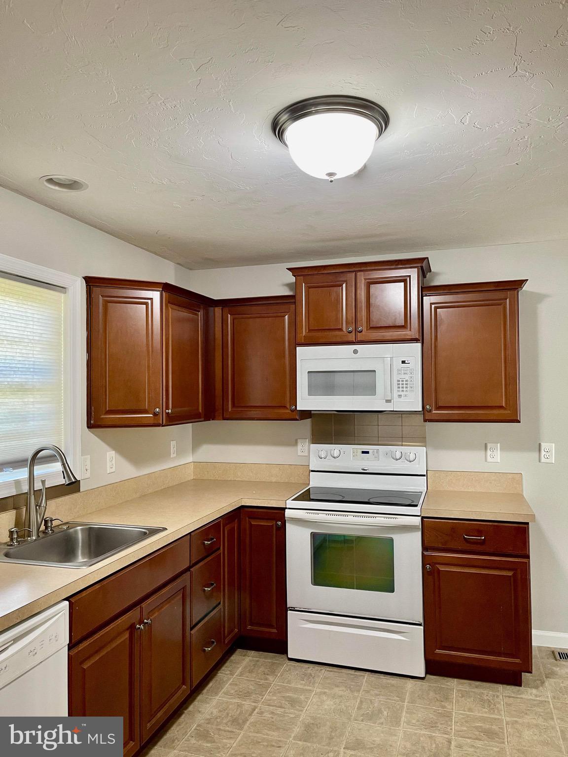 BIRCH CREEK - Residential