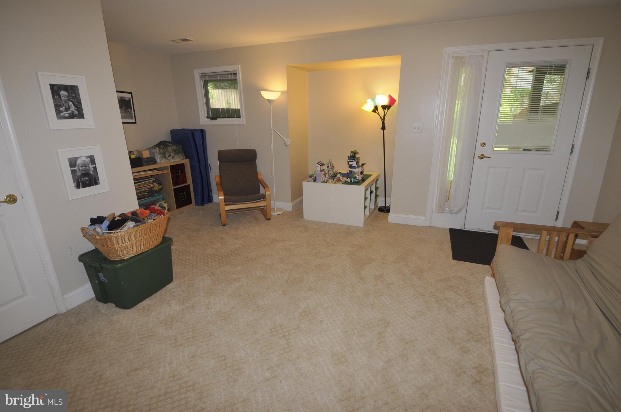 VILLAGES OF HOMELAND - Residential Lease