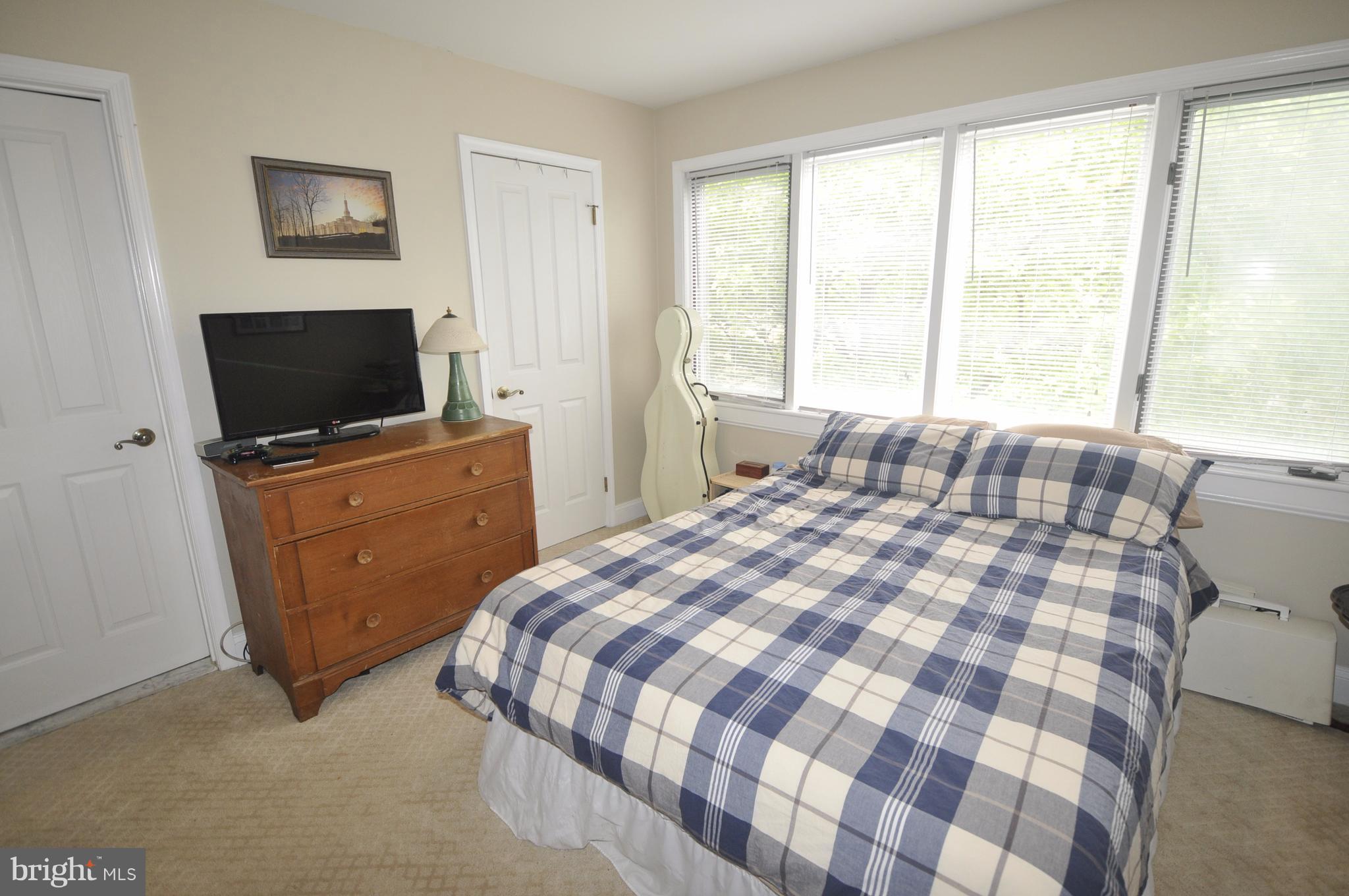 VILLAGES OF HOMELAND - Residential Lease