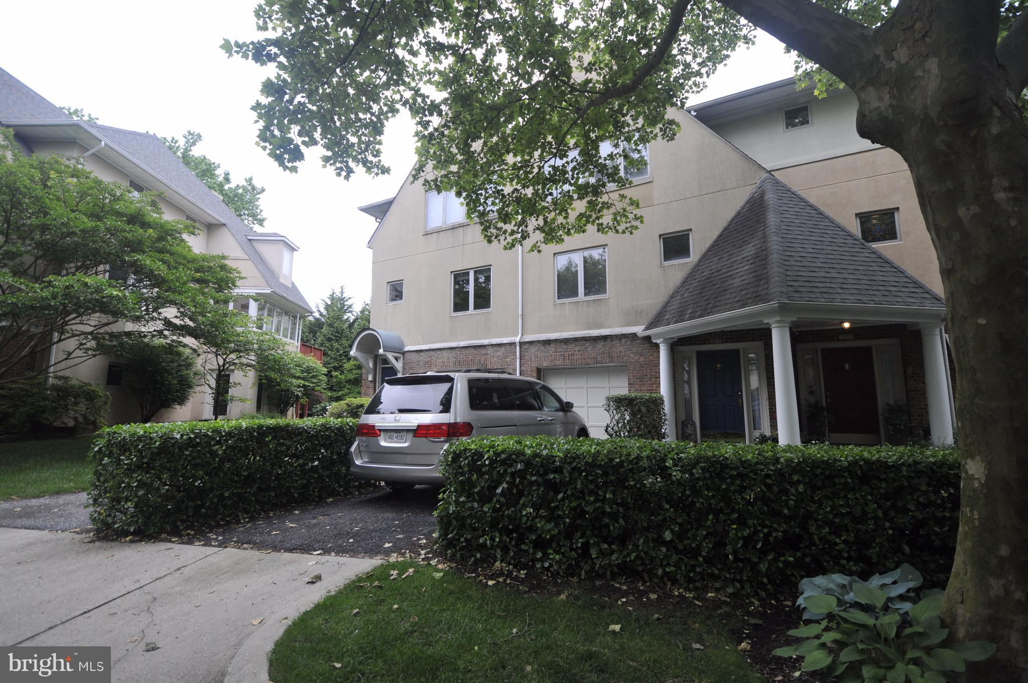 VILLAGES OF HOMELAND - Residential Lease