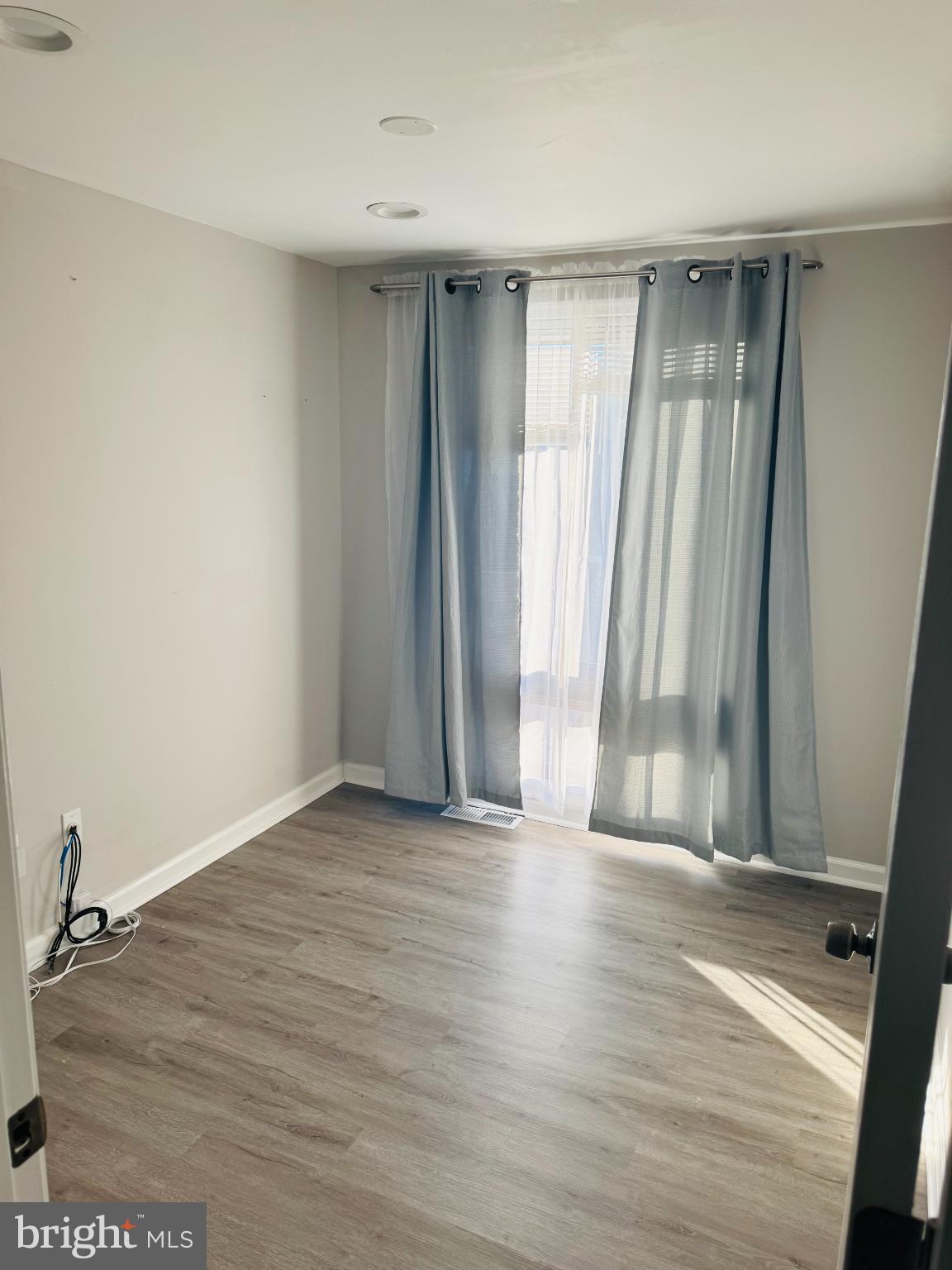 THOMAS CHOICE WEST - Residential Lease