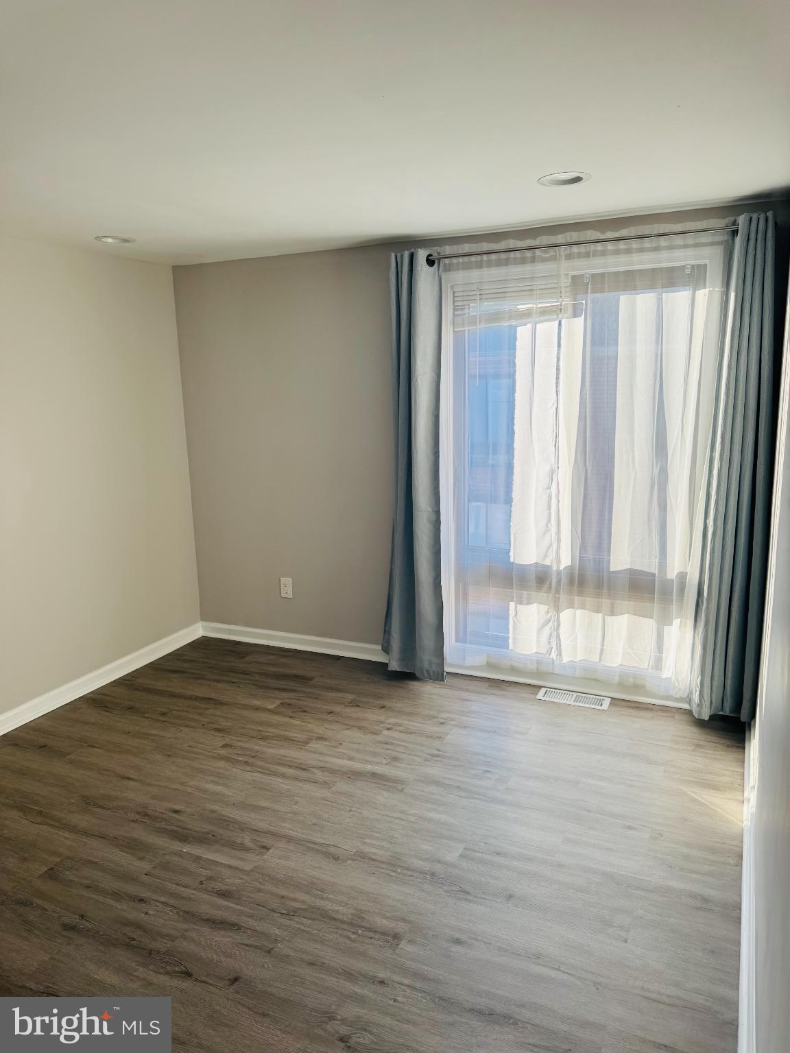 THOMAS CHOICE WEST - Residential Lease