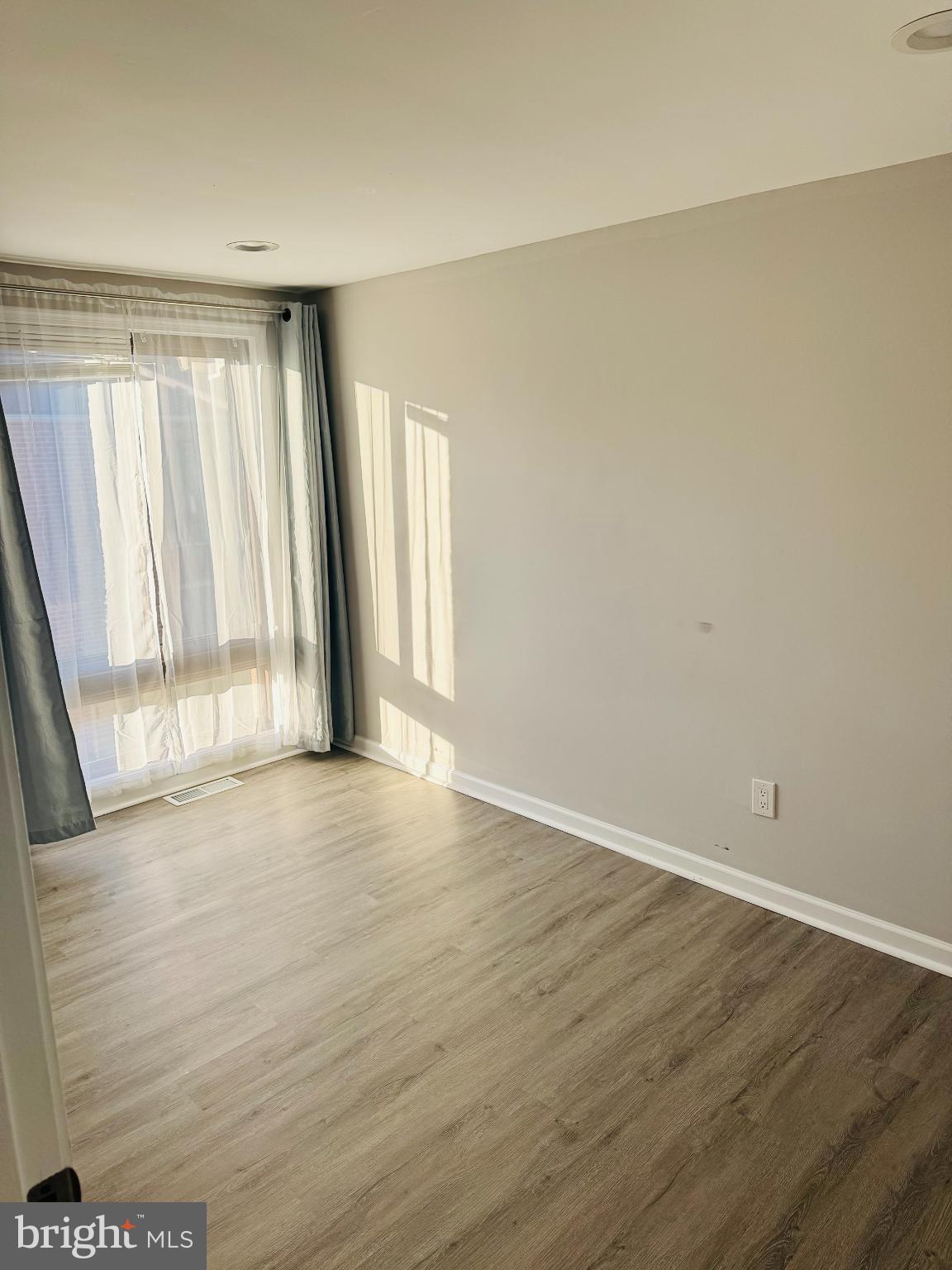 THOMAS CHOICE WEST - Residential Lease