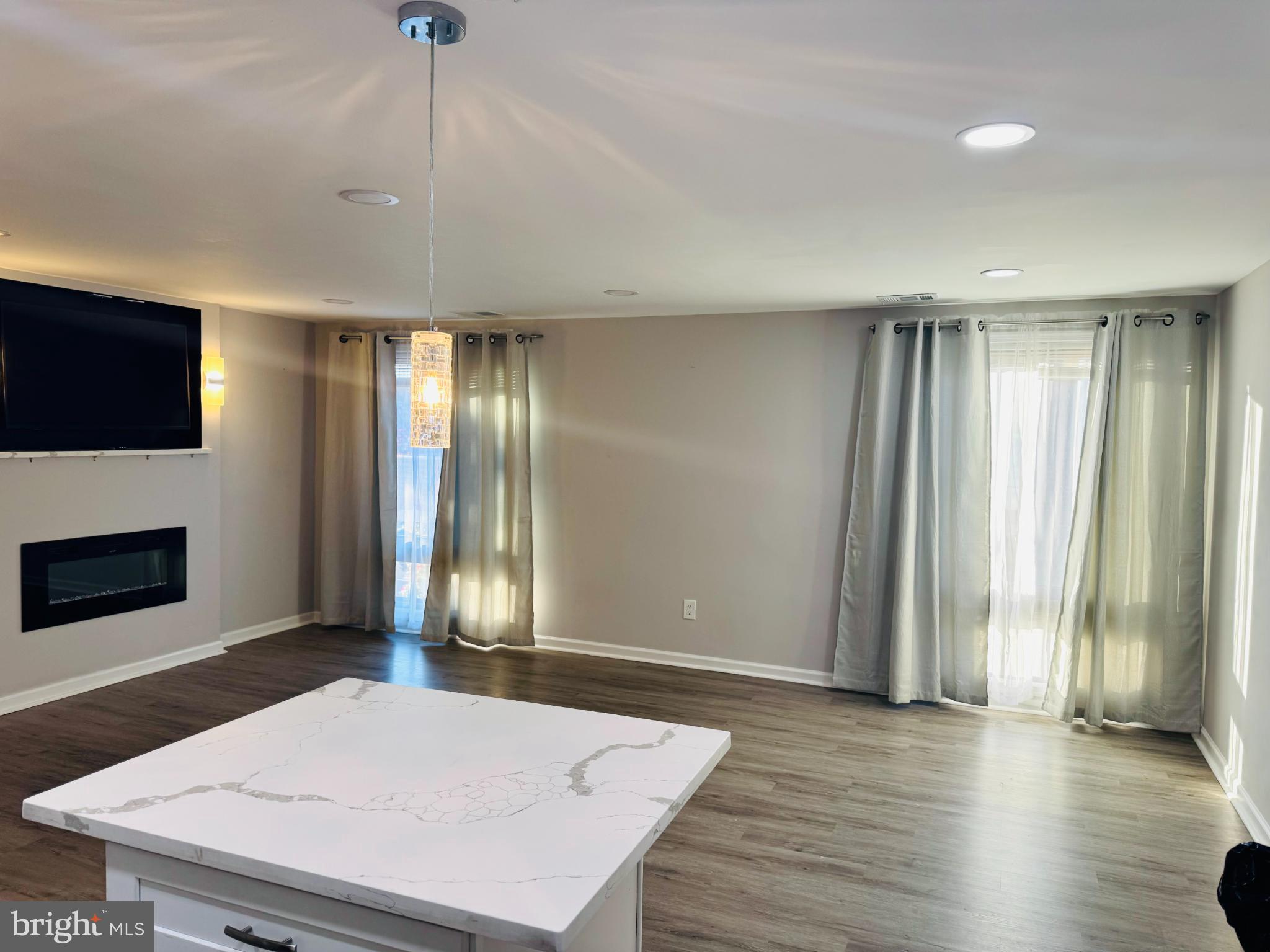 THOMAS CHOICE WEST - Residential Lease