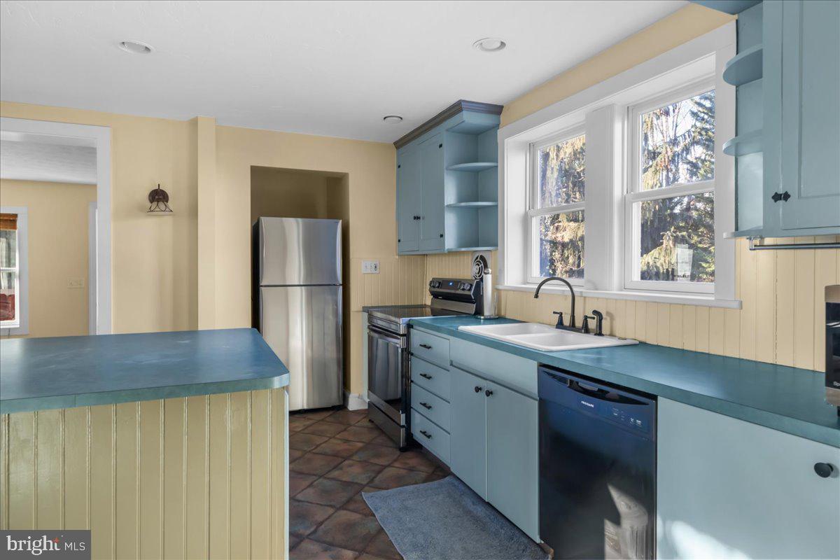 WHITLOCK AVENEUE - Residential