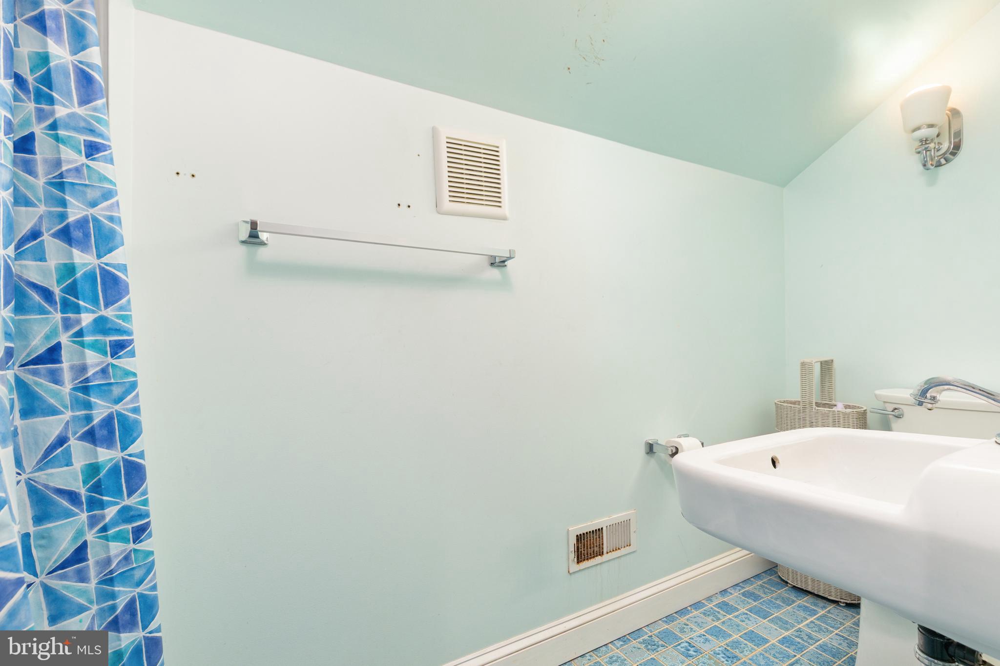 WHITLOCK AVENEUE - Residential