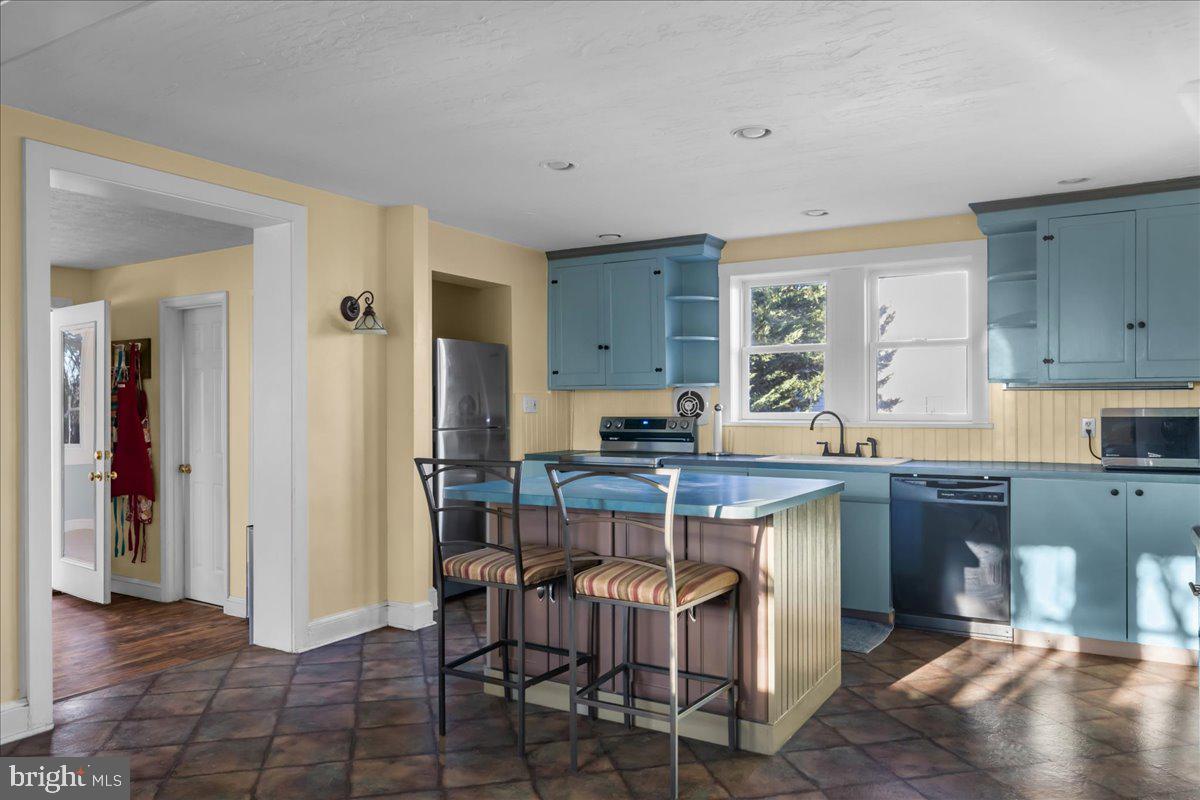 WHITLOCK AVENEUE - Residential