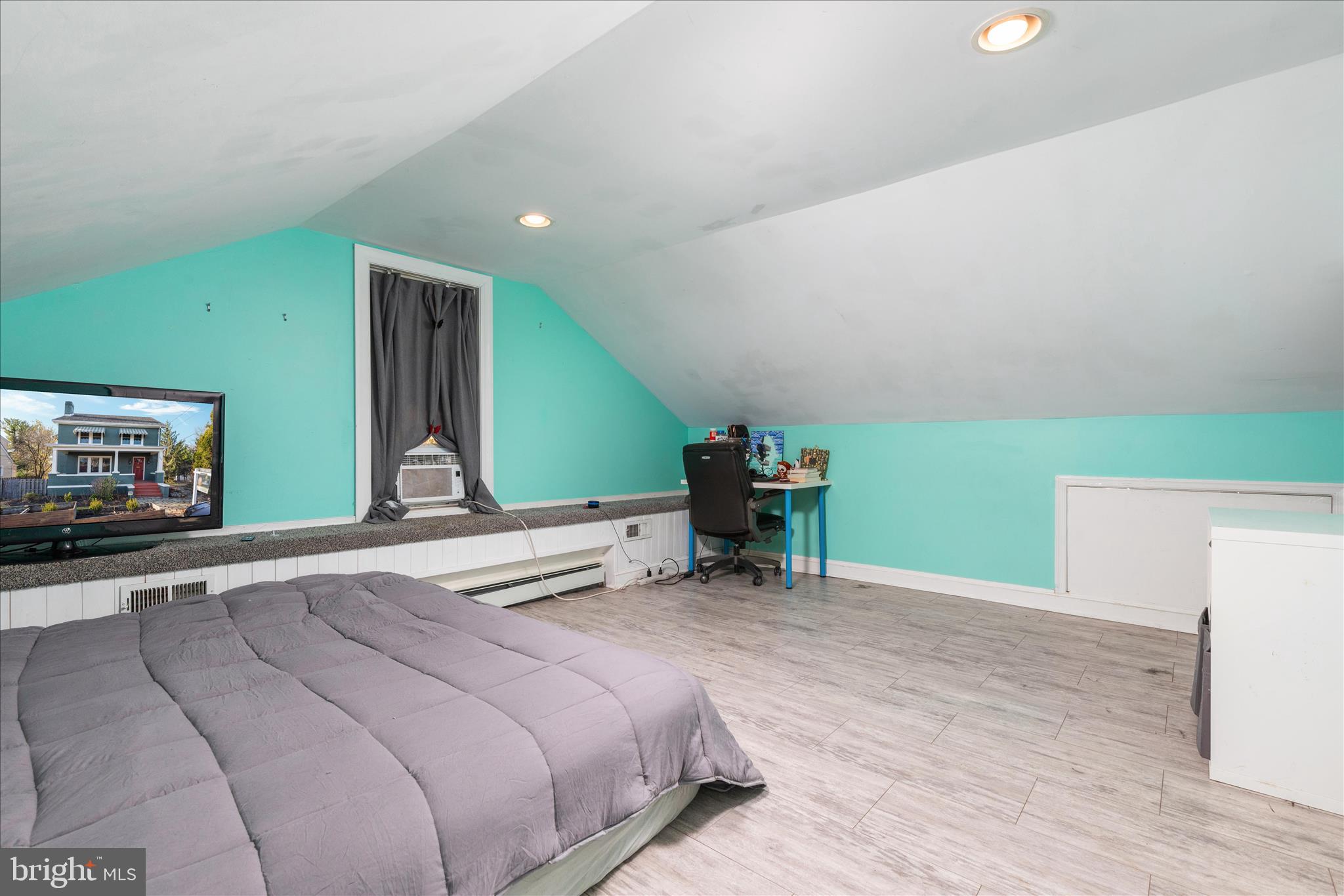 WHITLOCK AVENEUE - Residential