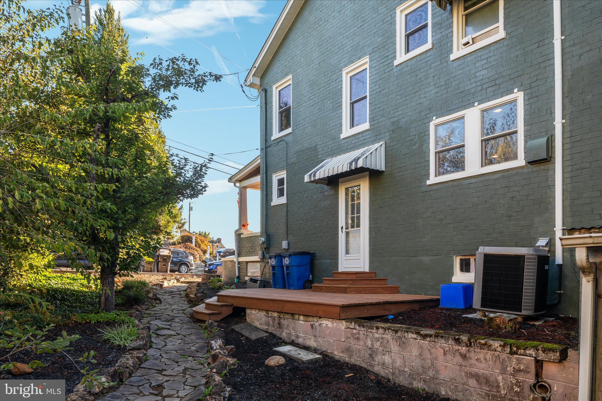 WHITLOCK AVENEUE - Residential