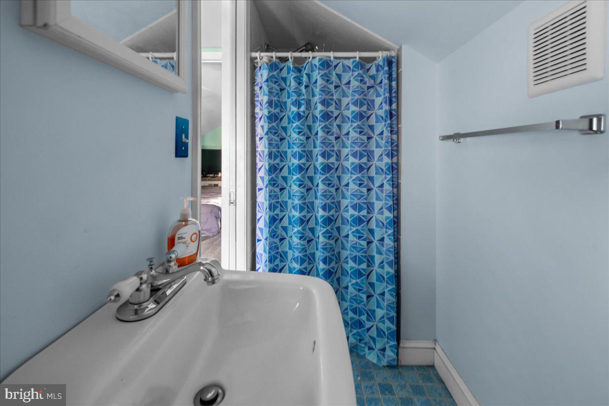 WHITLOCK AVENEUE - Residential