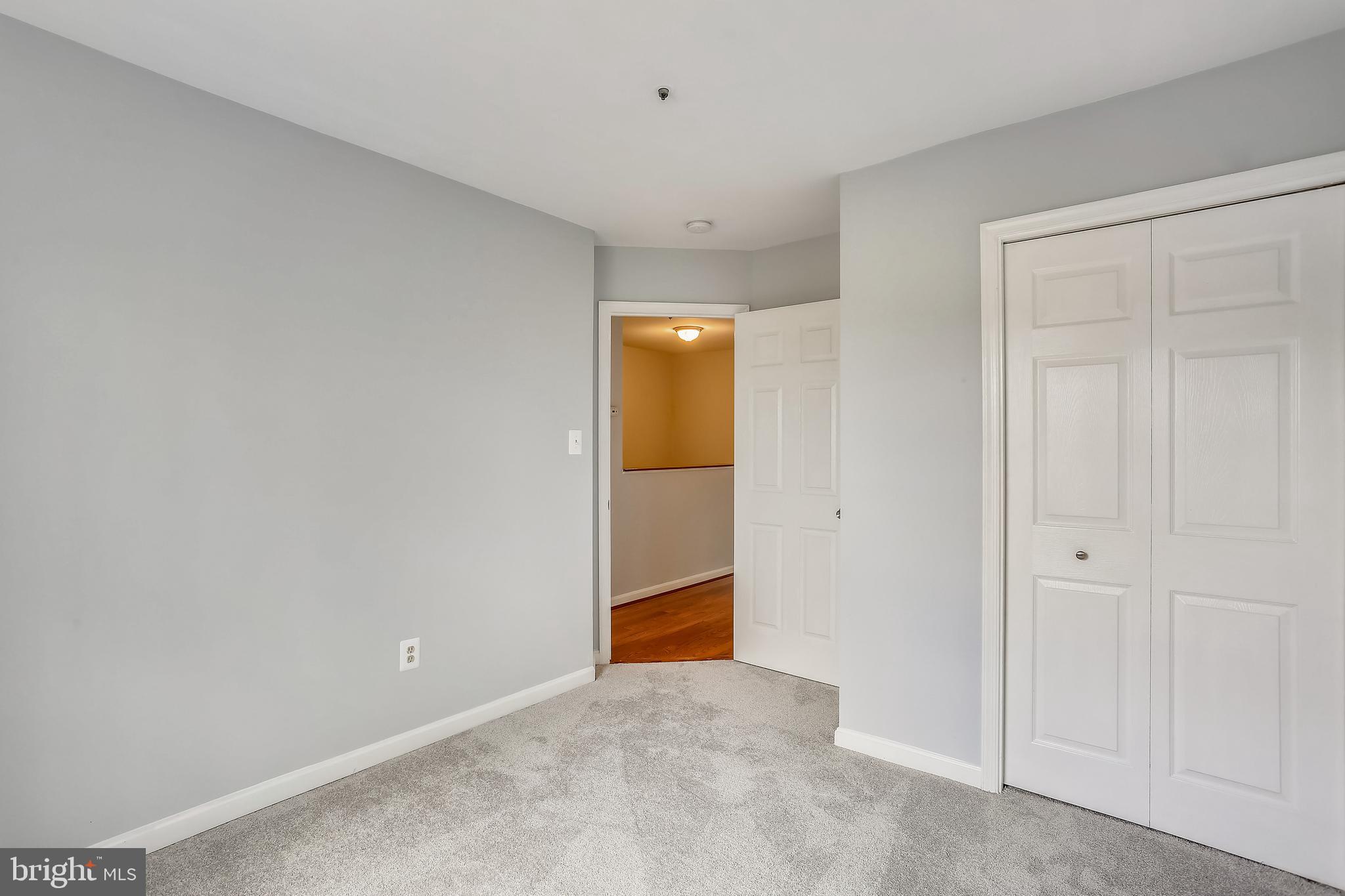 RIDGEFIELD - Residential