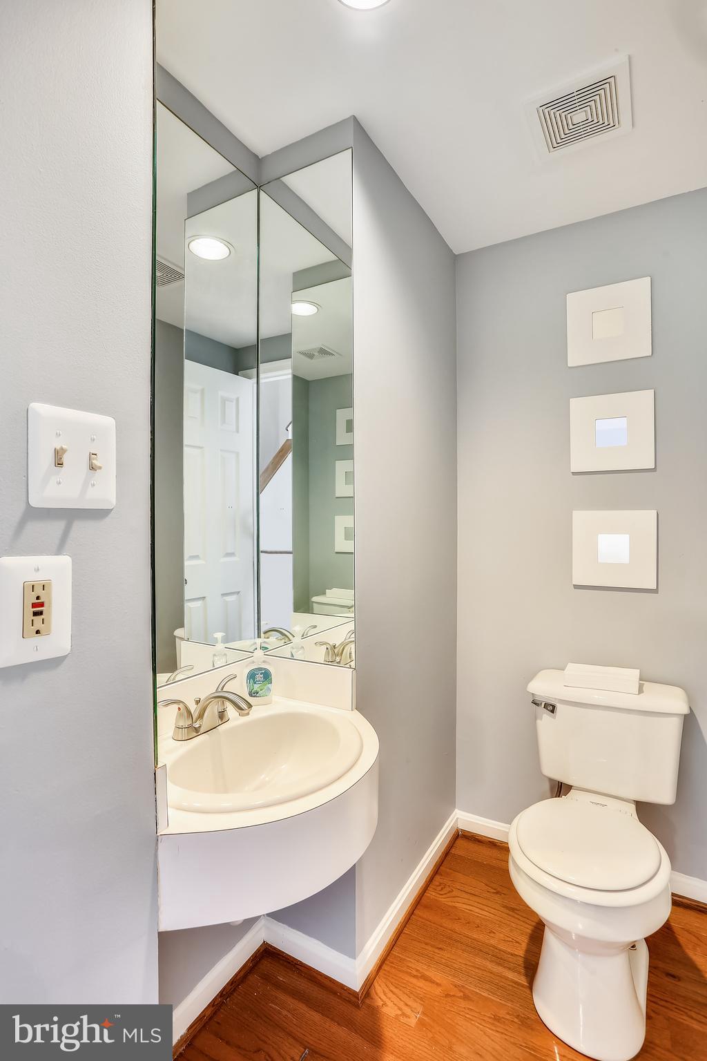 RIDGEFIELD - Residential