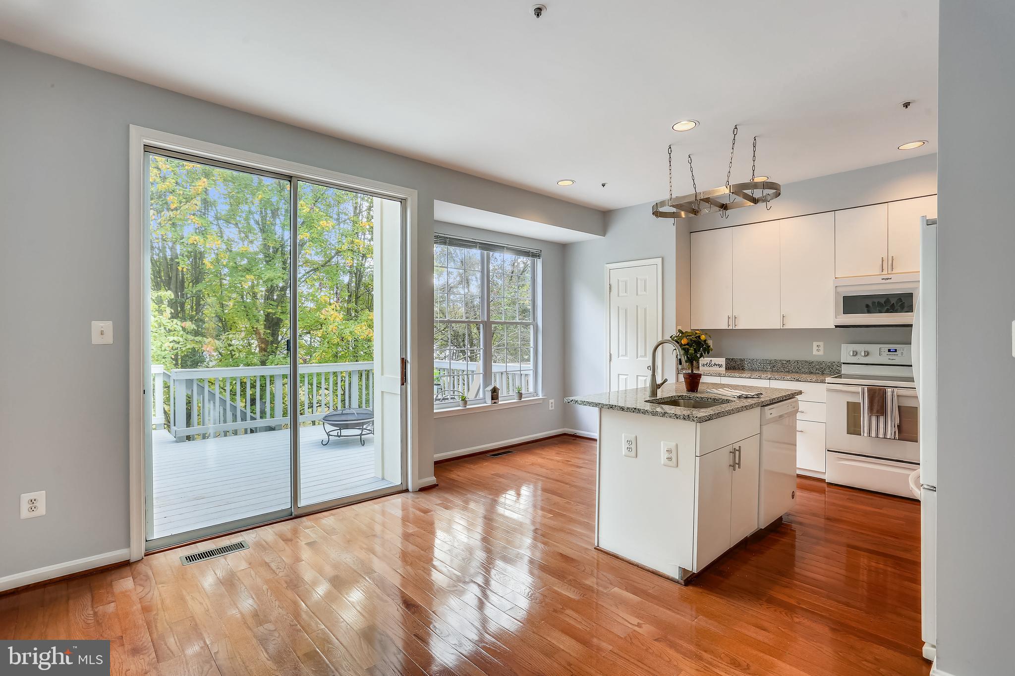 RIDGEFIELD - Residential