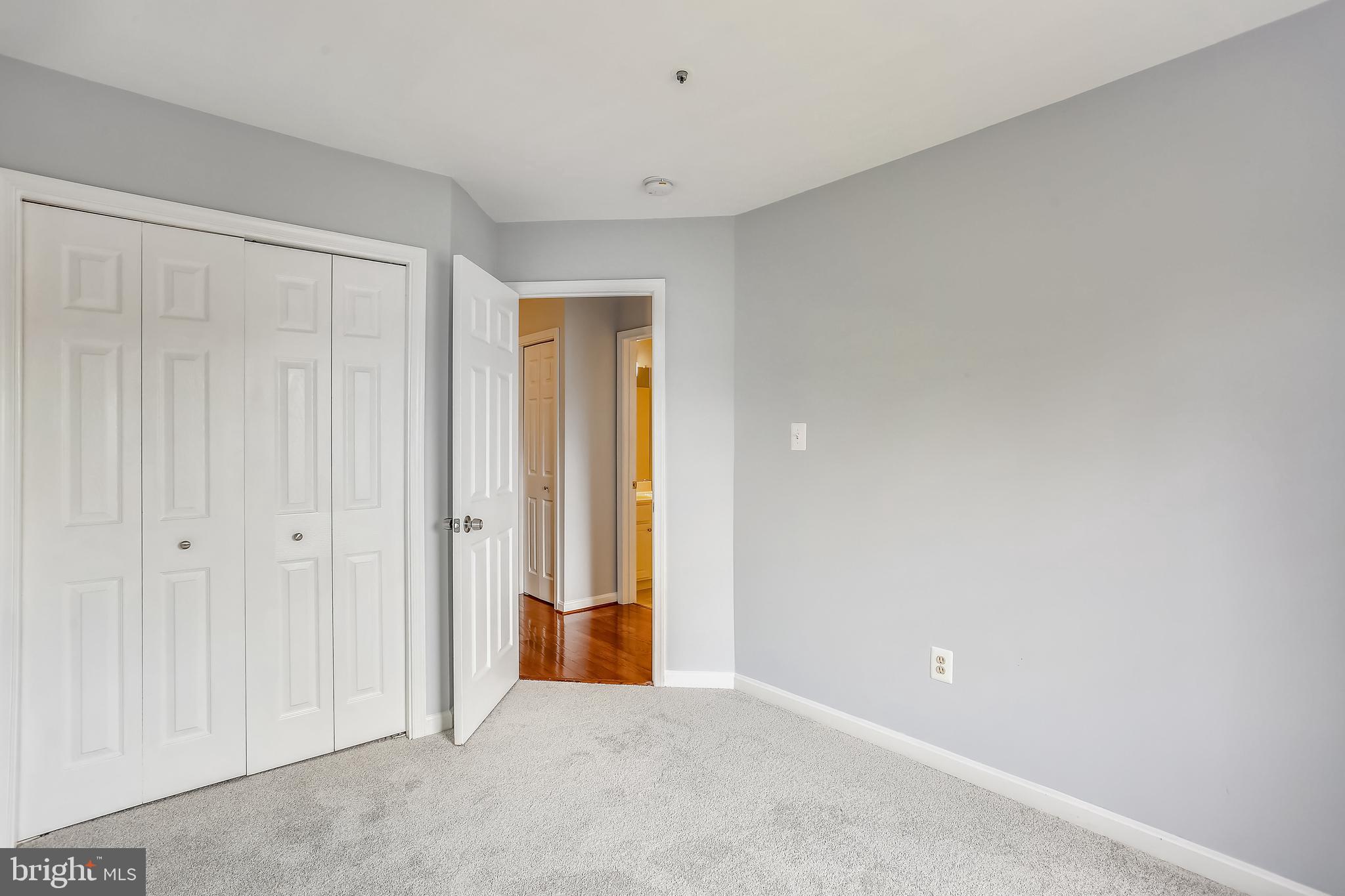 RIDGEFIELD - Residential