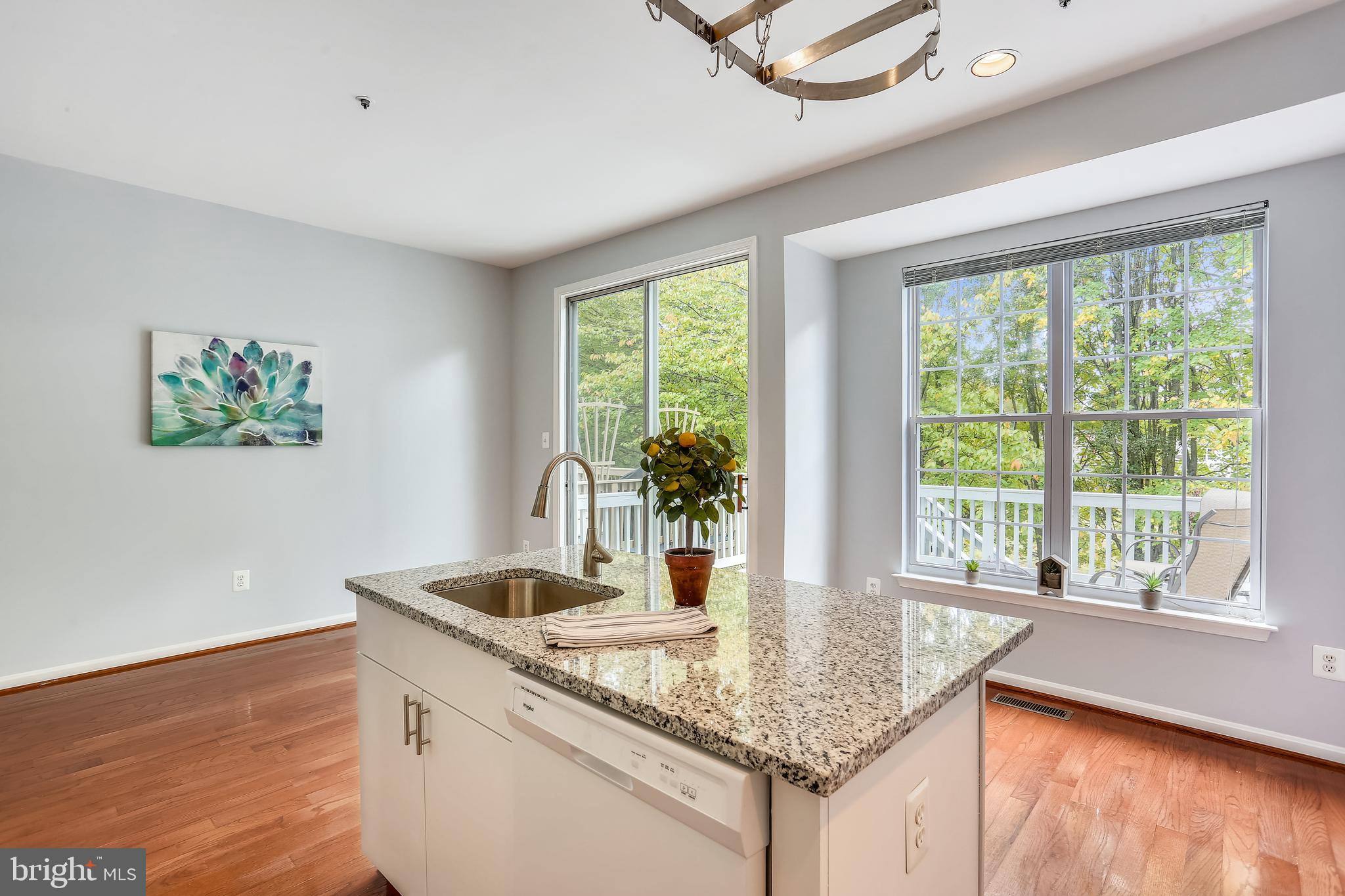 RIDGEFIELD - Residential