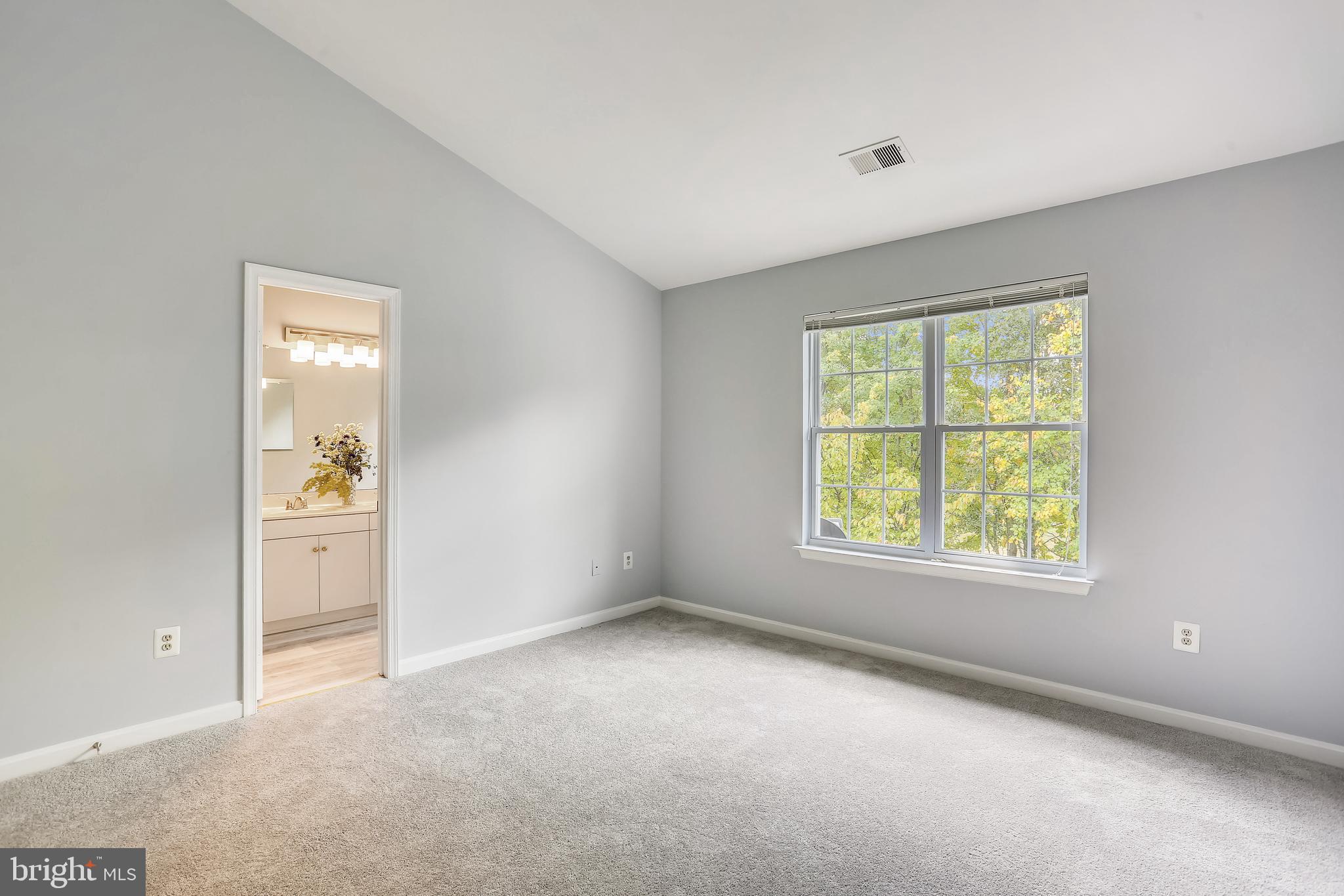 RIDGEFIELD - Residential