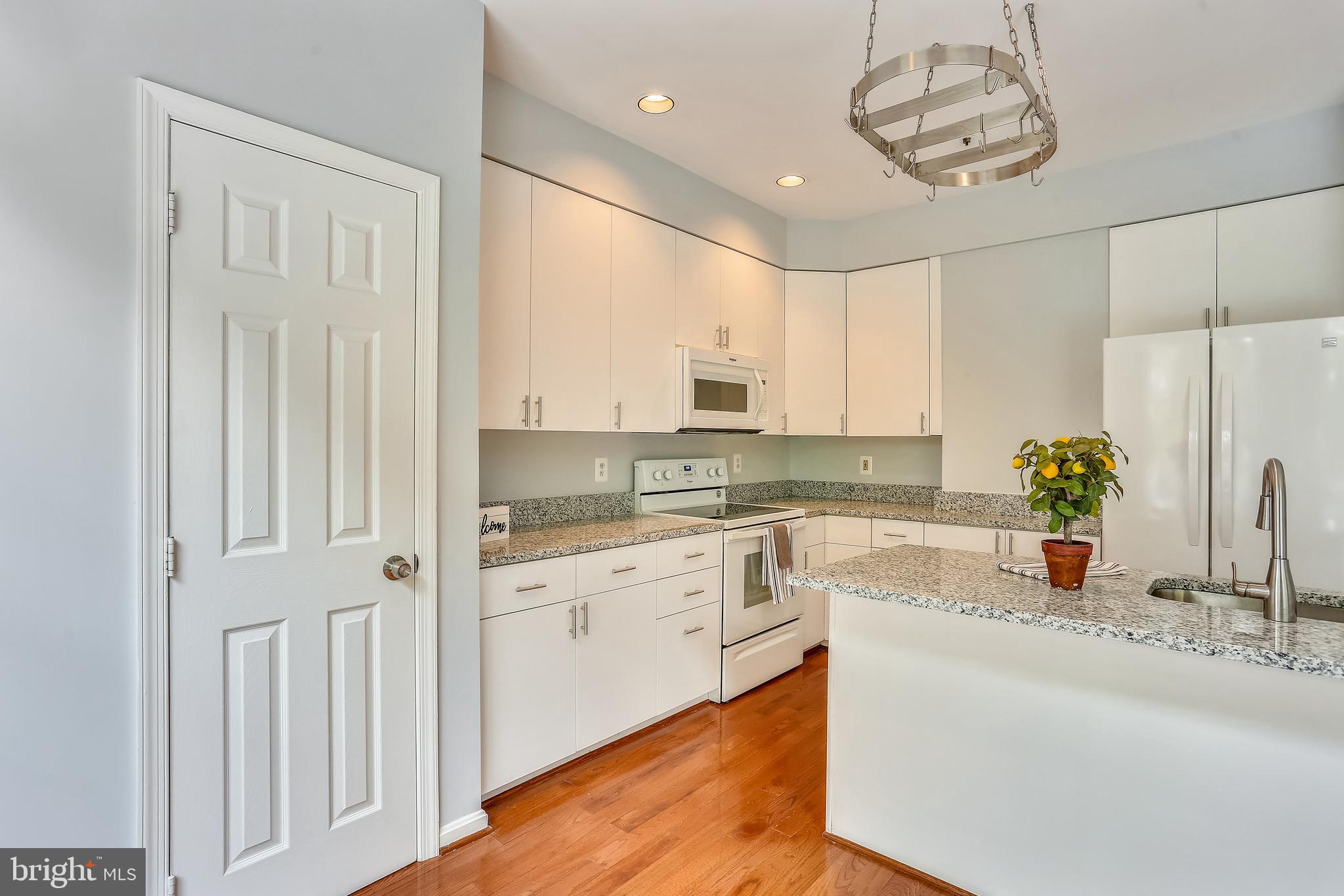 RIDGEFIELD - Residential