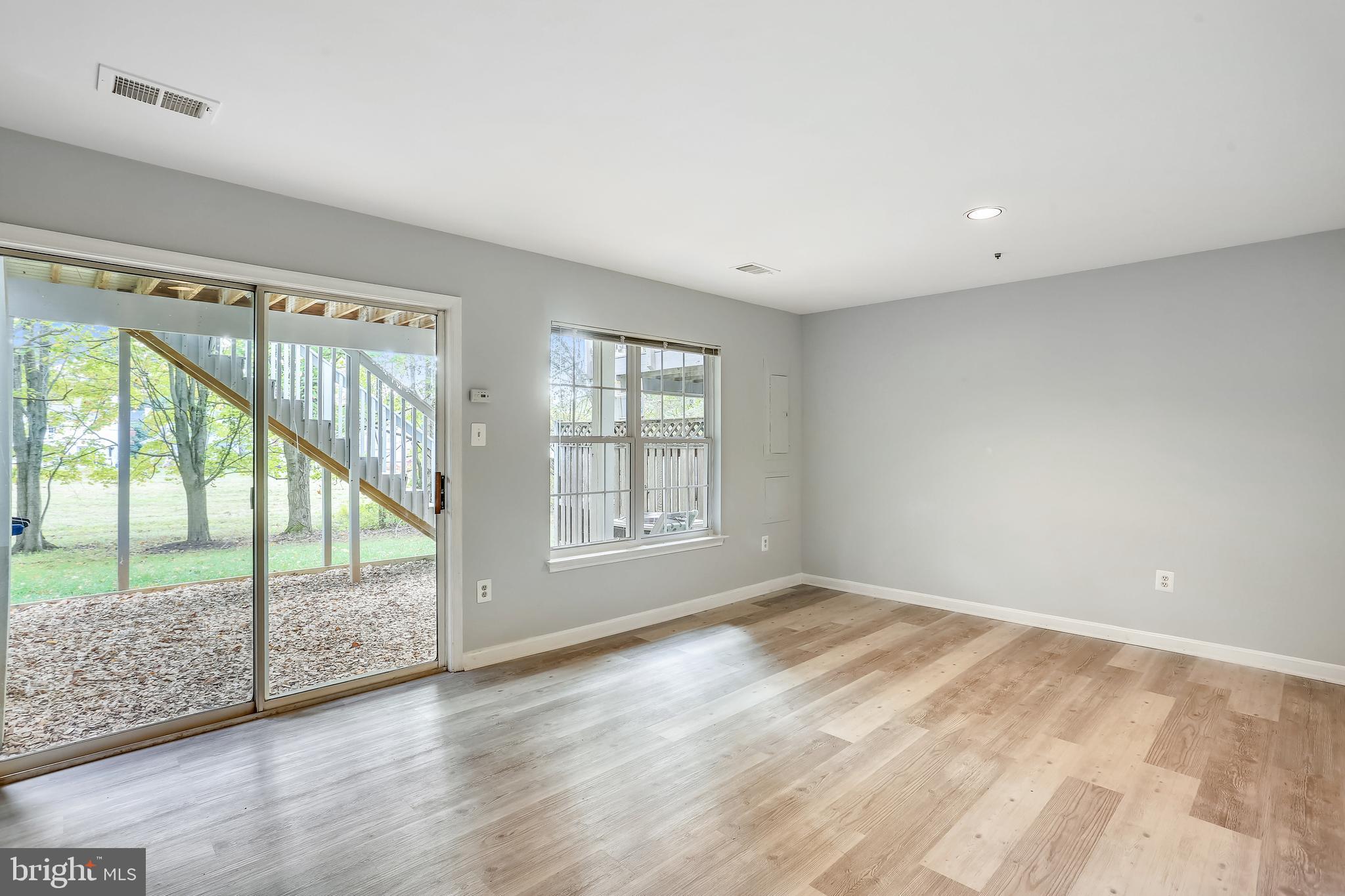 RIDGEFIELD - Residential