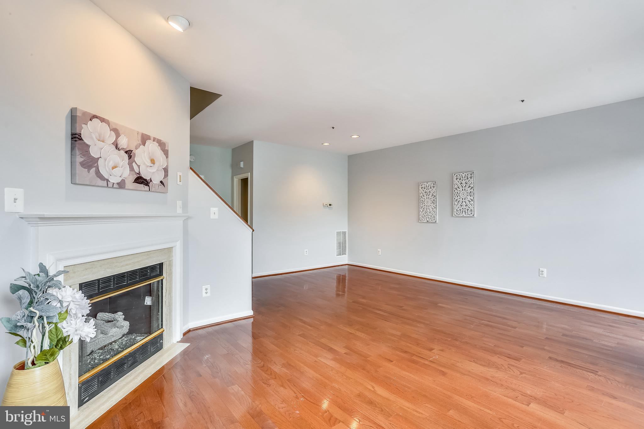 RIDGEFIELD - Residential