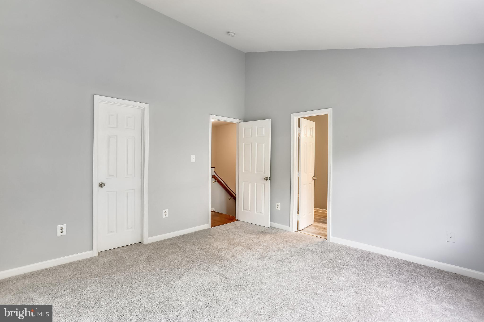 RIDGEFIELD - Residential