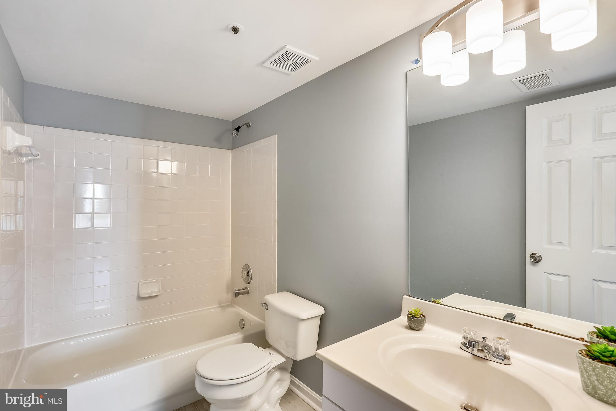 RIDGEFIELD - Residential