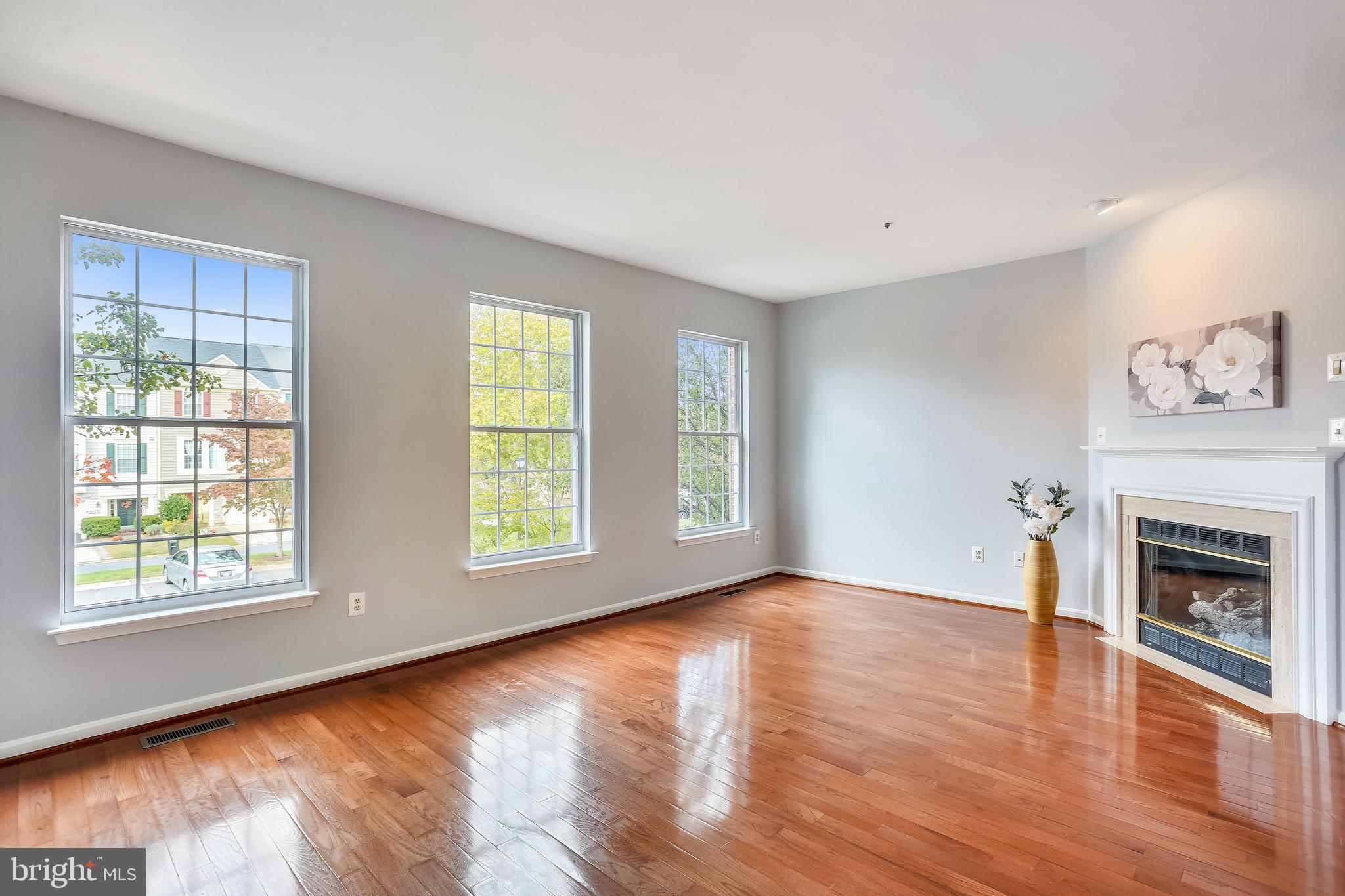 RIDGEFIELD - Residential