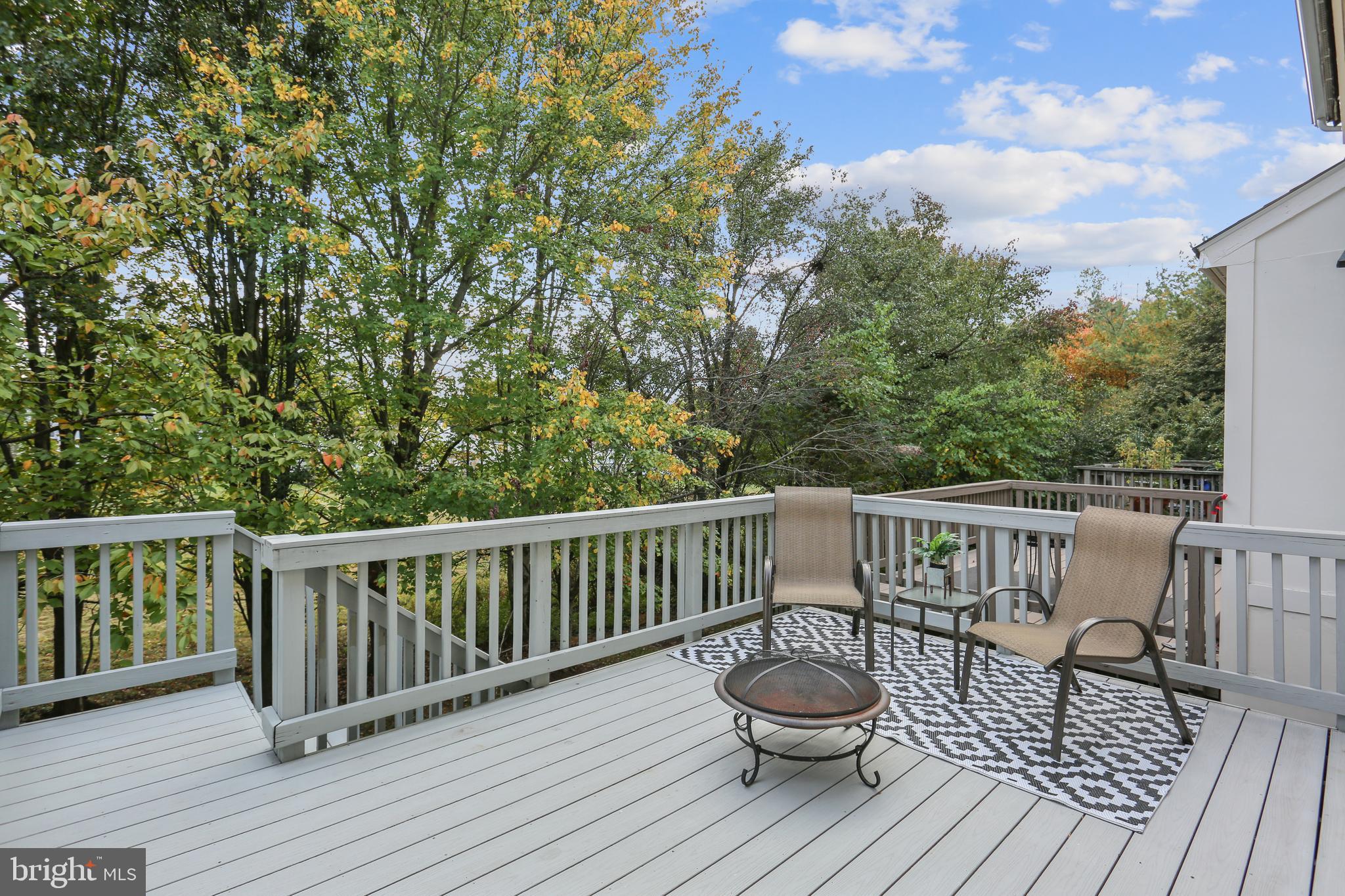 RIDGEFIELD - Residential