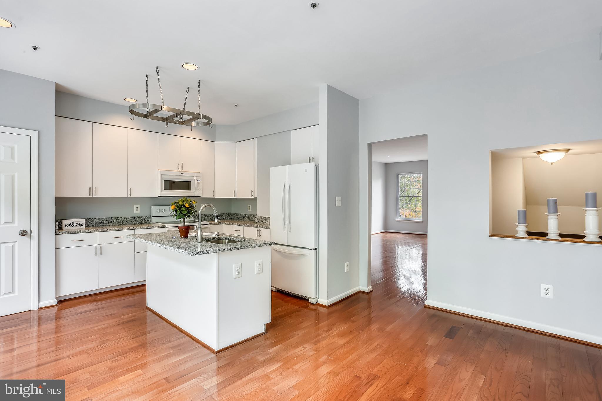 RIDGEFIELD - Residential