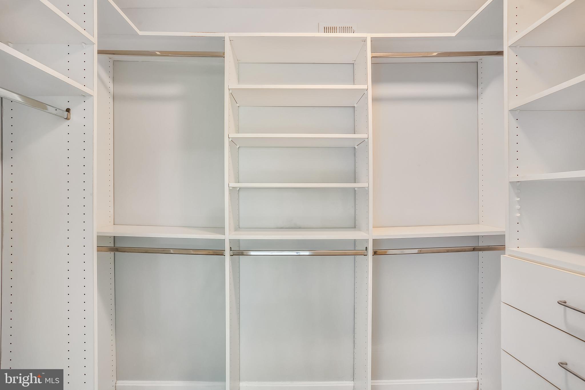 RIDGEFIELD - Residential