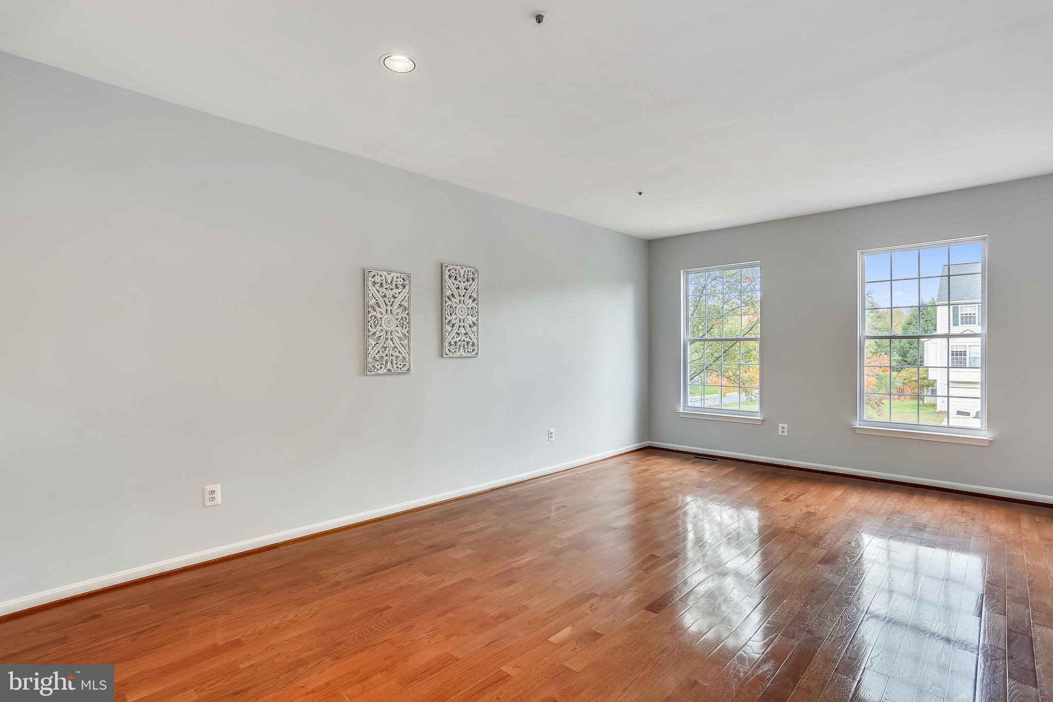 RIDGEFIELD - Residential